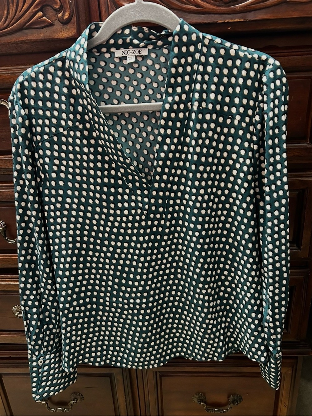 Nic & Zoe Blouse. Green, Ivory, Black. M.